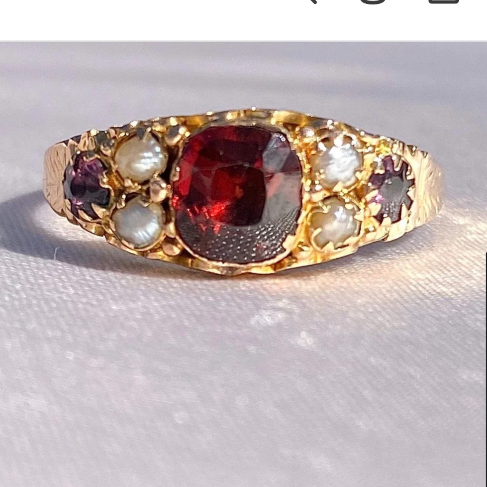 Antique Garnet and Pearl and Amethyst Ring, 9k